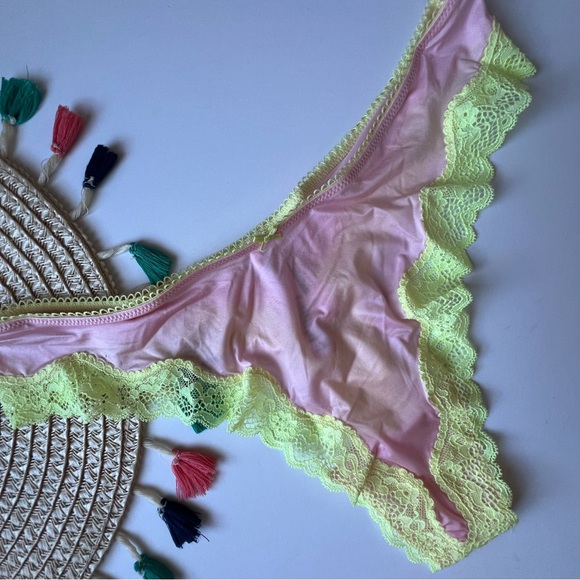 Victoria's Secret Tease High-Leg Scoop Thong Panty Pretty Blossom Large NEW - Picture 8 of 8